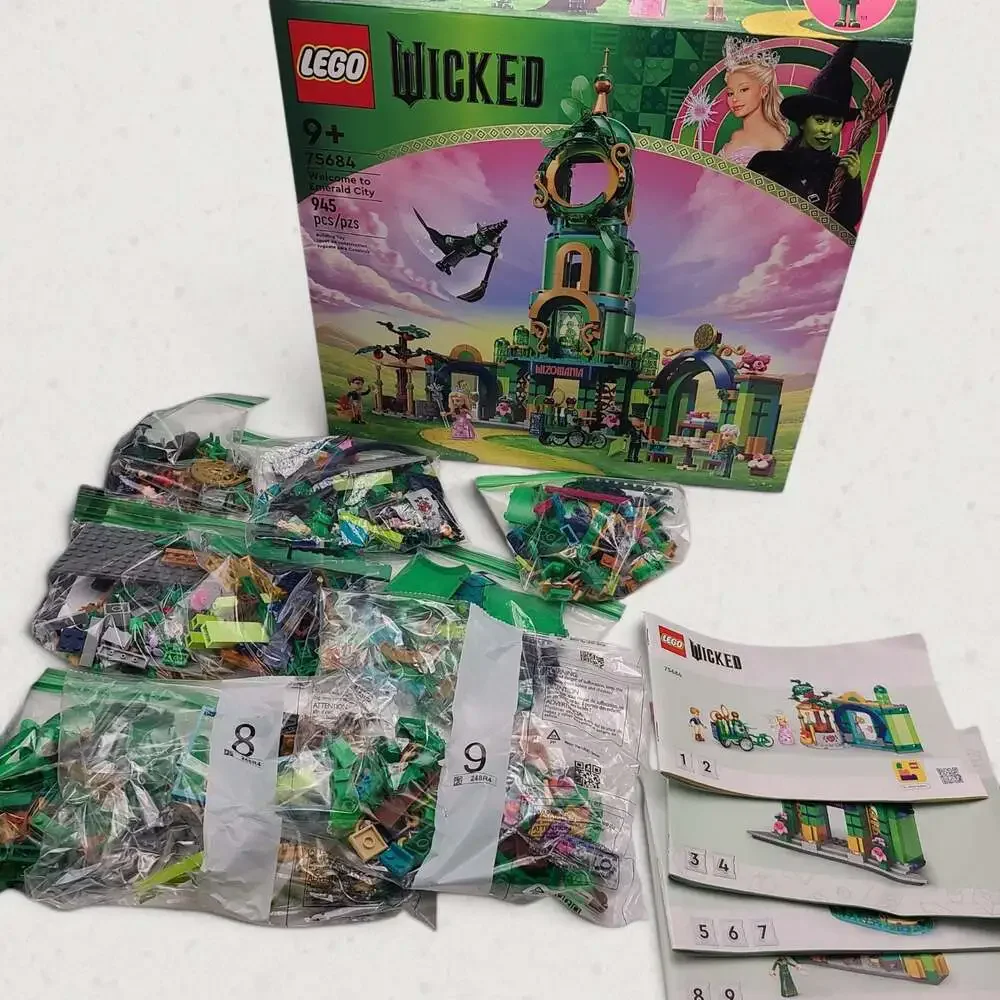 LEGO Wicked Welcome to Emerald City 75684 Building Set